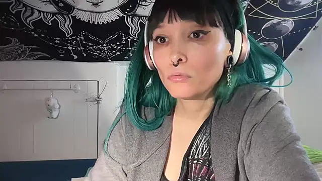 Snapshot of FRRANNKIE chatting on February 2, 3:07 pm FRRANNKIE online show from February 2, 3:07 pm