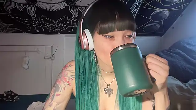 Snapshot of FRRANNKIE chatting on February 5, 2:16 pm FRRANNKIE online show from February 5, 2:16 pm