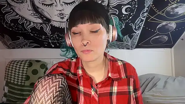 Snapshot of FRRANNKIE chatting on February 16, 9:37 am FRRANNKIE online show from February 16, 9:37 am