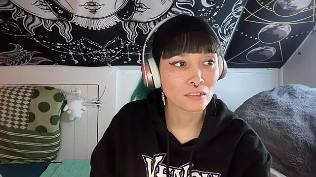 Snapshot of FRRANNKIE chatting on February 21, 10:17 am FRRANNKIE online show from February 21, 10:17 am