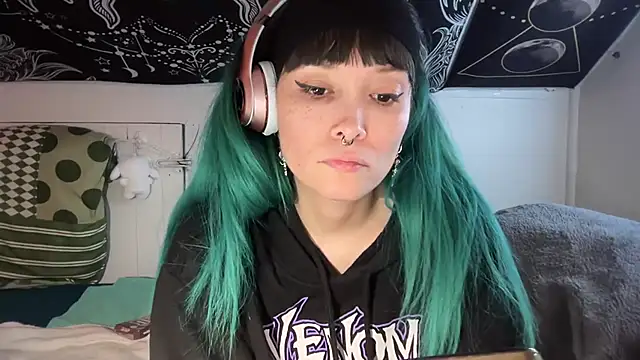 Snapshot of FRRANNKIE chatting on February 21, 7:32 pm FRRANNKIE online show from February 21, 7:32 pm