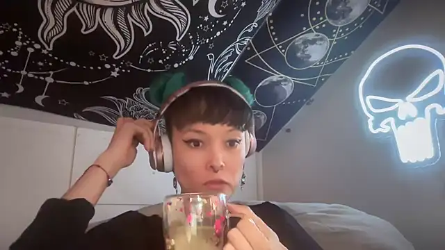 Snapshot of FRRANNKIE chatting on March 20, 10:54 am FRRANNKIE online show from March 20, 10:54 am