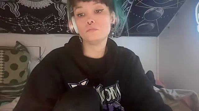 Snapshot of FRRANNKIE chatting on March 22, 5:31 pm FRRANNKIE online show from March 22, 5:31 pm