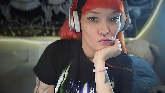 Snapshot of FRRANNKIE chatting on September 18, 7:32 am FRRANNKIE online show from September 18, 7:32 am