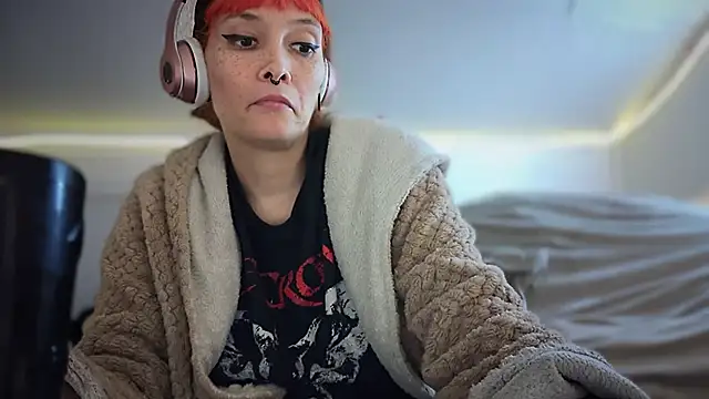 Snapshot of FRRANNKIE chatting on October 9, 3:04 am FRRANNKIE online show from October 9, 3:04 am