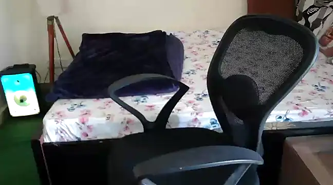 Snapshot of shivi_moto chatting on January 22, 6:42 am shivi moto online show from January 22, 6:42 am