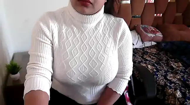 Snapshot of shivi_moto chatting on February 13, 6:20 am shivi moto online show from February 13, 6:20 am