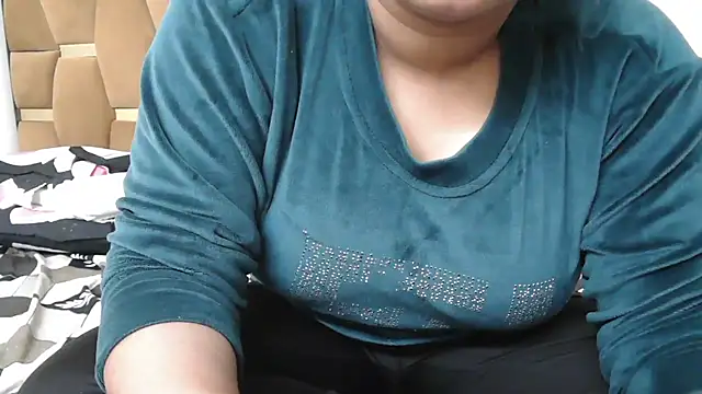 Snapshot of shivi_moto chatting on February 27, 3:58 am shivi moto online show from February 27, 3:58 am