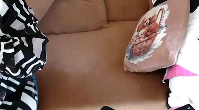 Snapshot of shivi_moto chatting on March 21, 7:33 am shivi moto online show from March 21, 7:33 am