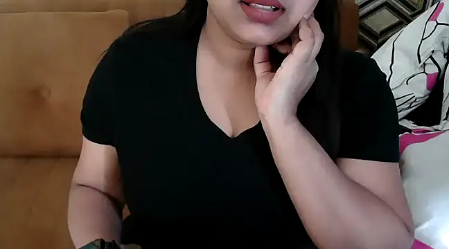 Snapshot of shivi_moto chatting on March 23, 5:32 am shivi moto online show from March 23, 5:32 am