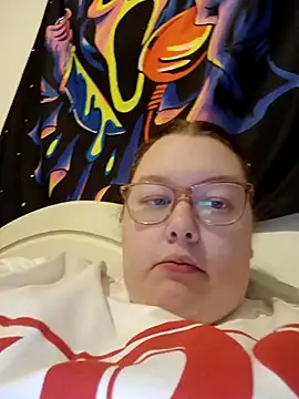 Sexycurvyemilyy online show from November 21, 7:45 pm