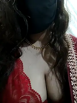 Sexybomb33 online show from December 15, 10:37 pm