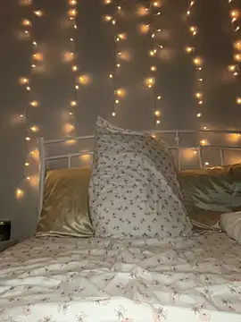 Snapshot of Natur4lBeautyb33 chatting on January 7, 11:37 am Natur4lBeautyb33 online show from January 7, 11:37 am