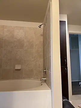 Snapshot of Natur4lBeautyb33 chatting on December 17, 5:41 pm Natur4lBeautyb33 online show from December 17, 5:41 pm