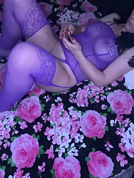 Snapshot of DominiqueX0 chatting on February 6, 6:29 am DominiqueX0 online show from February 6, 6:29 am