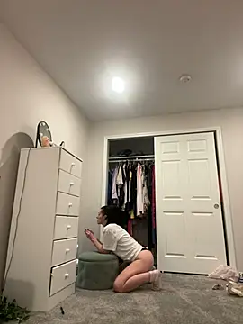 Snapshot of DominiqueX0 chatting on February 19, 5:27 am DominiqueX0 online show from February 19, 5:27 am