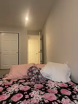 Snapshot of DominiqueX0 chatting on February 21, 4:37 pm DominiqueX0 online show from February 21, 4:37 pm