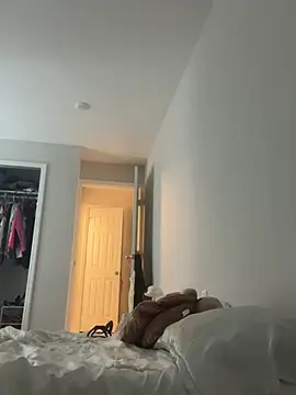 Snapshot of DominiqueX0 chatting on March 4, 3:11 am DominiqueX0 online show from March 4, 3:11 am