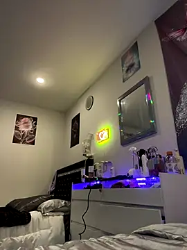 Snapshot of DominiqueX0 chatting on September 12, 3:06 am DominiqueX0 online show from September 12, 3:06 am