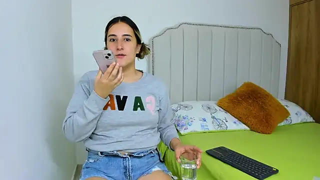 Hanna86 online show from February 5, 4:25 pm