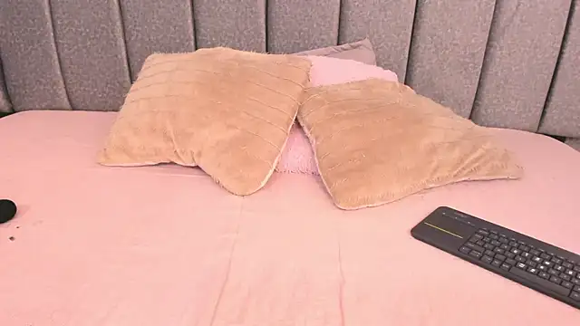 samantha stan online show from November 18, 12:09 pm