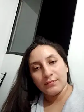 Snapshot of Angeelus2 chatting on December 3, 11:13 pm Angeelus2 online show from December 3, 11:13 pm