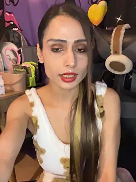 LaPetitechienne1 online show from January 10, 8:07 am