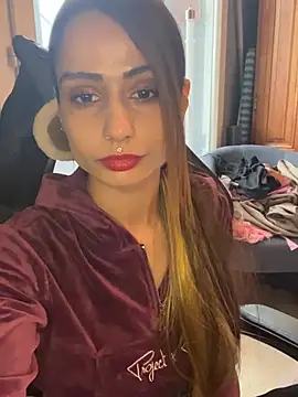 LaPetitechienne1 online show from January 14, 12:24 pm