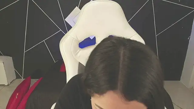 farichell online show from September 18, 8:55 pm