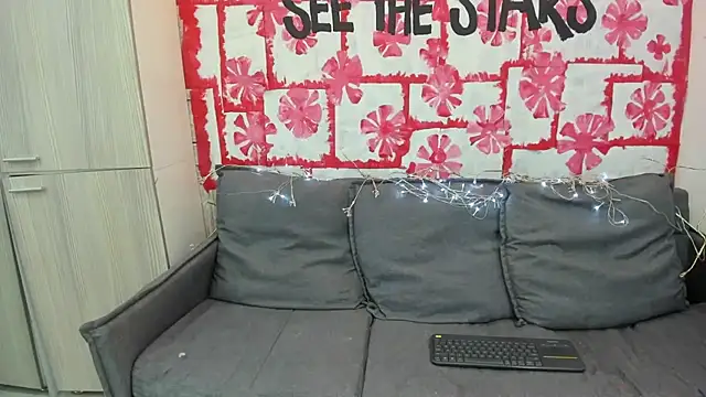 Mhelanny2 online show from February 8, 7:59 pm