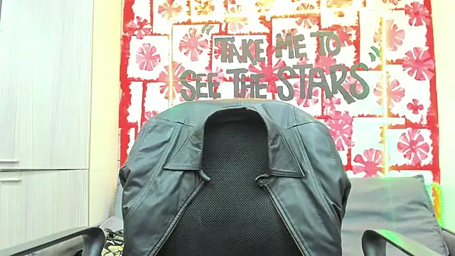 Mhelanny2 online show from February 19, 8:12 am