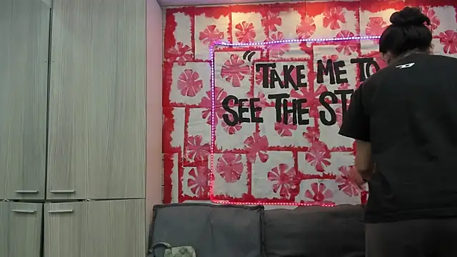 Mhelanny2 online show from March 7, 5:40 am