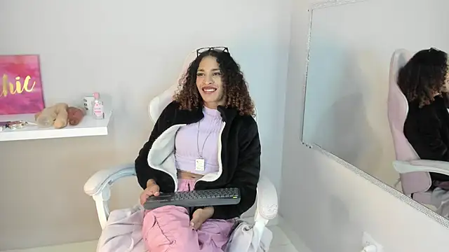 StefanyMiler online show from January 10, 9:23 am