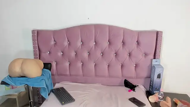 StefanyMiler online show from November 25, 8:20 pm