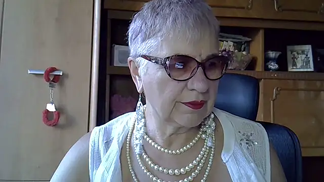 SweetCherry27 online show from September 24, 4:27 am