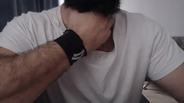 hugemachohandsome online show from November 21, 9:30 am