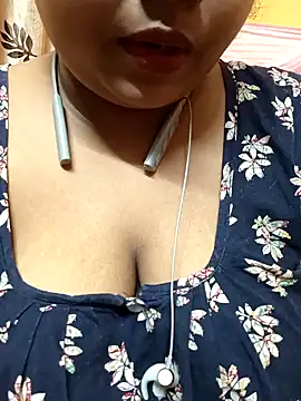 Sophiaboudi online show from February 2, 5:48 pm