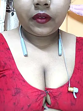 Sophiaboudi online show from February 15, 5:50 pm