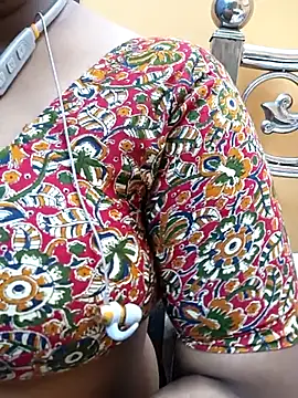 Sophiaboudi online show from March 4, 5:03 pm