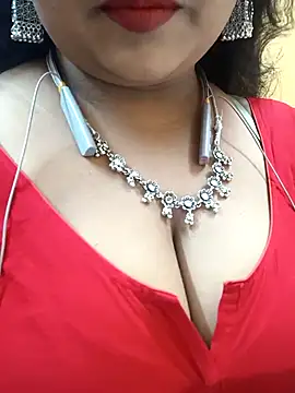 Sophiaboudi online show from September 25, 6:00 pm