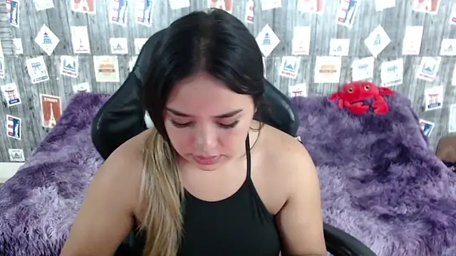 SaraCrow online show from February 8, 6:43 am