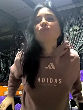 KikiXRed online show from November 10, 1:32 pm