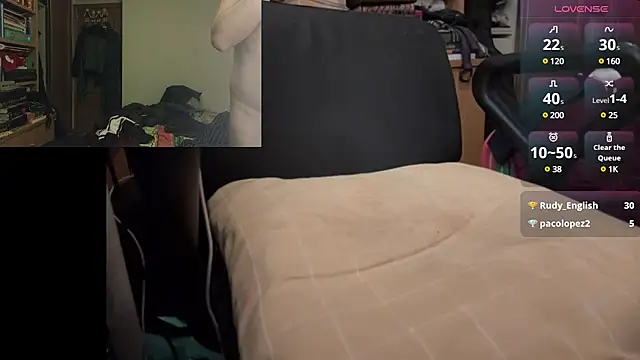 curiosillo83 online show from March 19, 5:41 am