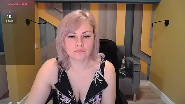 Candy Long online show from December 9, 8:00 am