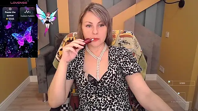 Candy Long online show from October 20, 5:30 am