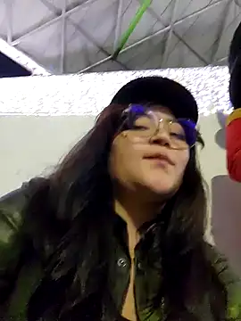 Snapshot of Sakura_0505 chatting on December 14, 11:23 pm Sakura 0505 online show from December 14, 11:23 pm