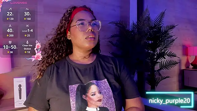 Snapshot of _nickypurple_ chatting on February 4, 12:11 pm nickypurple online show from February 4, 12:11 pm