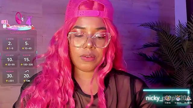 Snapshot of _nickypurple_ chatting on February 7, 12:06 pm nickypurple online show from February 7, 12:06 pm