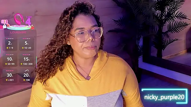 Snapshot of _nickypurple_ chatting on February 13, 12:11 pm nickypurple online show from February 13, 12:11 pm