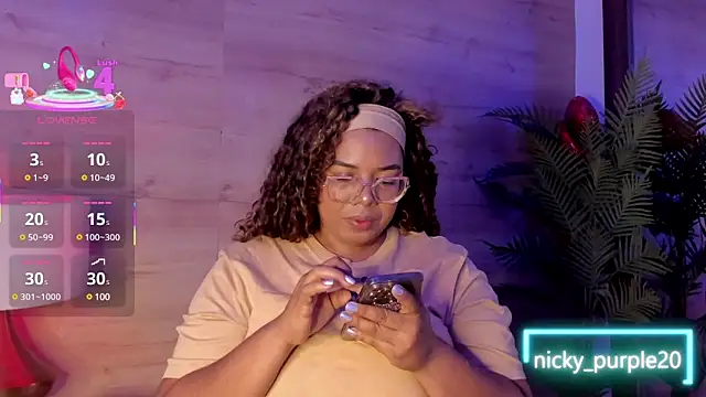 Snapshot of _nickypurple_ chatting on February 17, 12:16 pm nickypurple online show from February 17, 12:16 pm